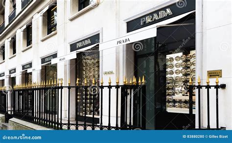 boutique prada avenue montaigne|Luxury shopping in Paris: Top designer stores.